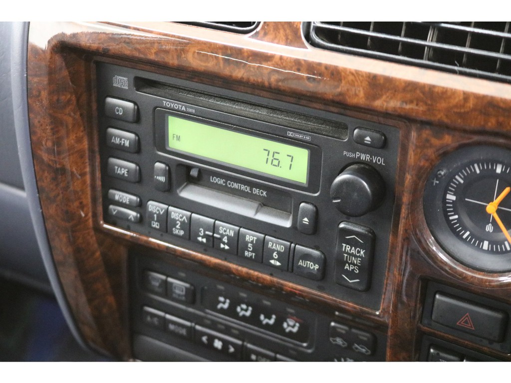 純正ＣＤオーディオ☆最新ナビ導入可能です♪