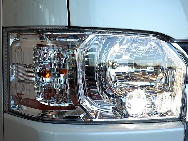 メーカーオプションのＬＥＤヘッドライト装備！！