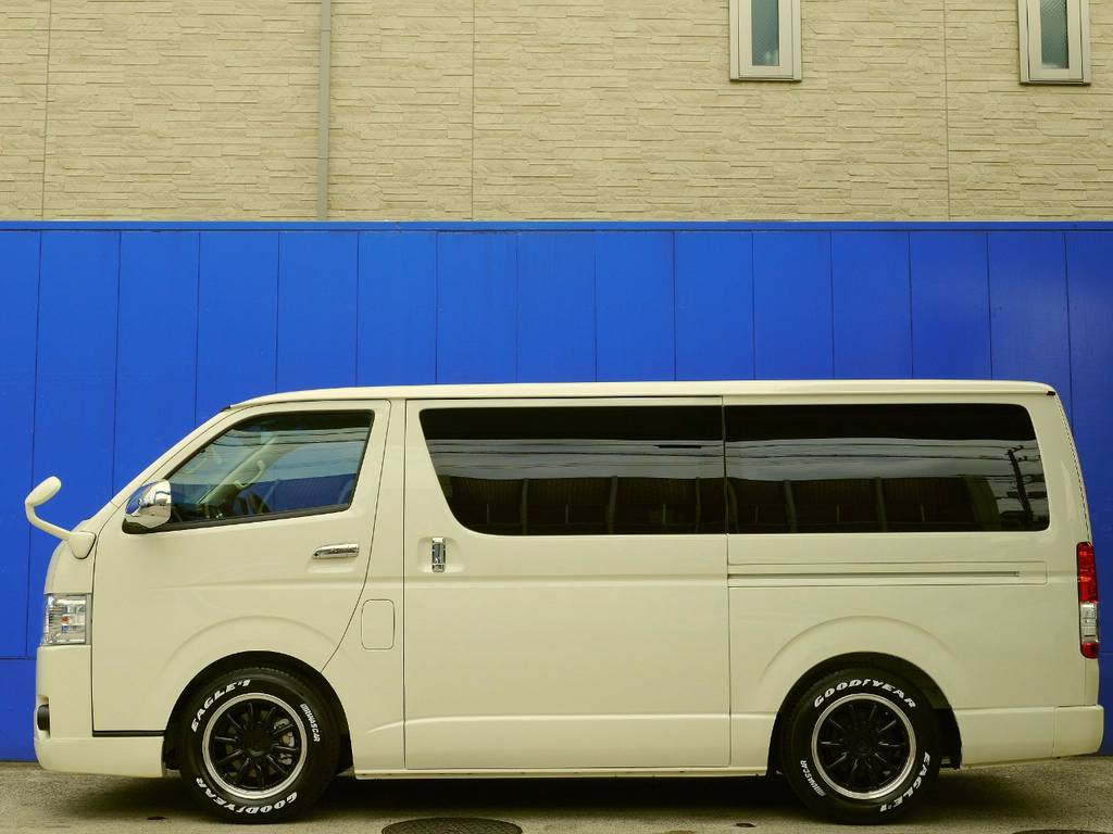 メーカーオプション 両側パワースライドドア完備！！フルエアロの追加オーダーもお任せください！！
