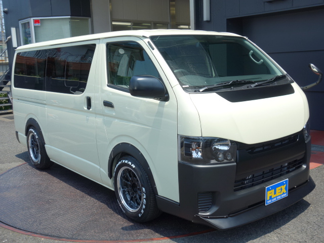 オールドスタイルなハイエースになります！！