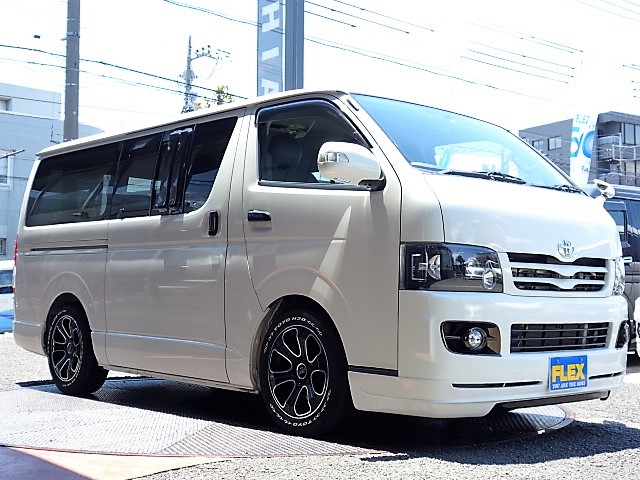 お仕事に使いやすいホワイトカラーとなります。