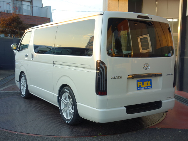 車高は２インチローダウンで低すぎず、使い勝手の良い様に致しました！