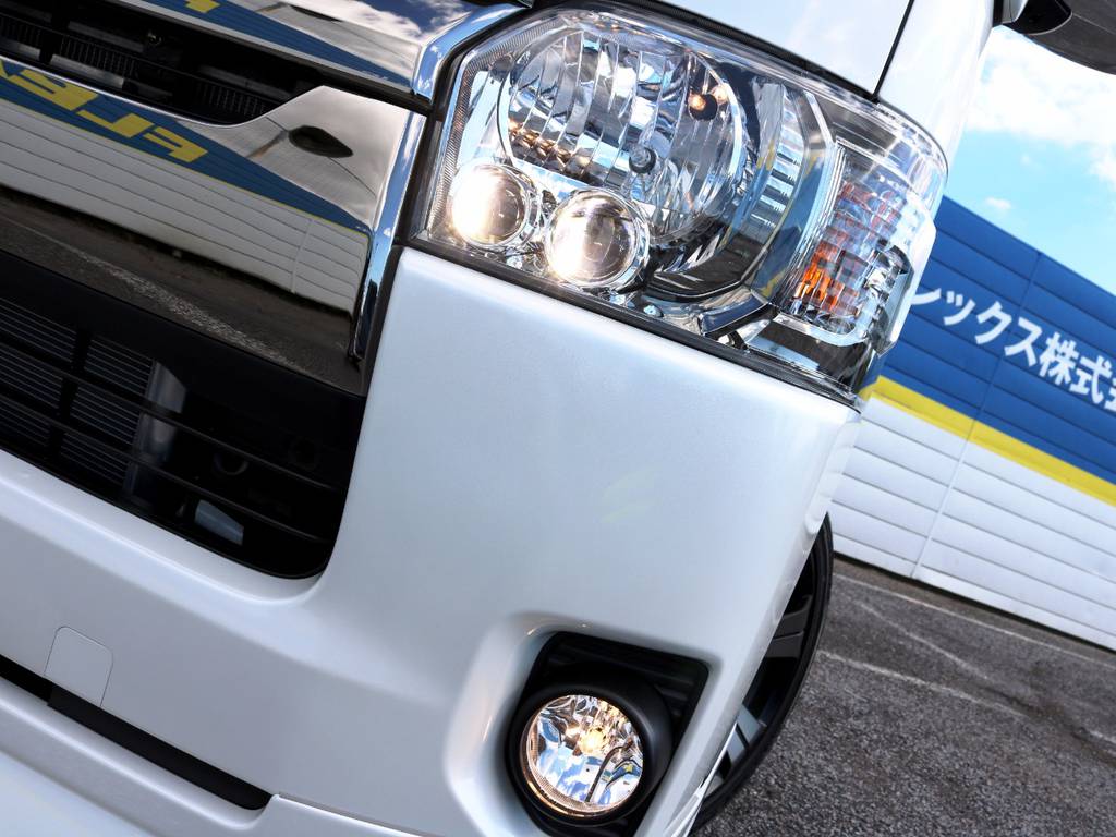 ＬＥＤヘッドライトを標準装備！