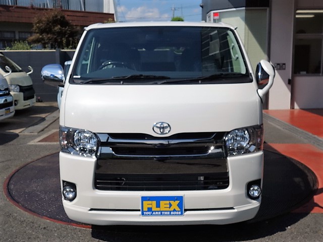 シンプルなフロントマスクになります！！