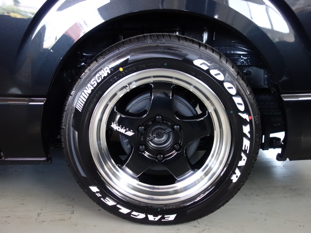 車検対応ナスカータイヤ１７インチ装備！！