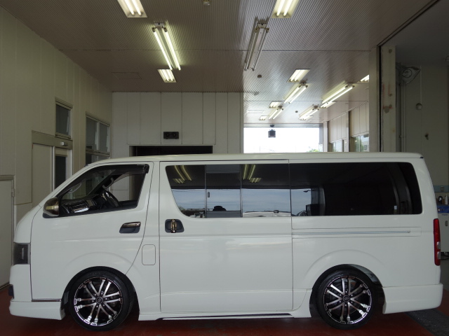社外ショックアブソーバー変更済み！！