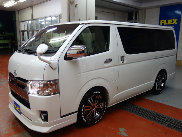 新車ハイエースＶダークプライム２０００ガソリンナビベットＫＩＴパッケージ入庫致しました！！