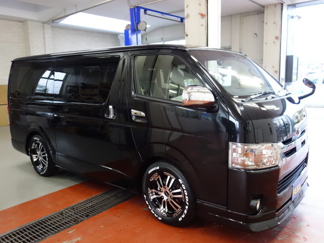 新車ハイエースＶダークプライムⅡ２０００ガソリンナビパッケージ完成！！即納車可能になります！！