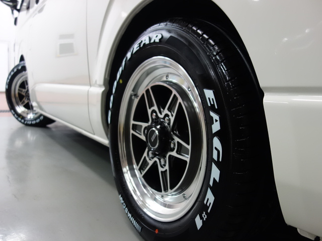 新車ハイエースＤＸスポーツパッケージ完成致しました！！店頭在庫車、即納車可能になります！！