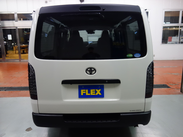 新車ハイエースＤＸスポーツパッケージ完成致しました！！店頭在庫車、即納車可能になります！！