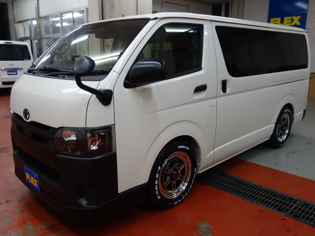 新車ハイエースＤＸスポーツパッケージ完成致しました！！店頭在庫車、即納車可能になります！！
