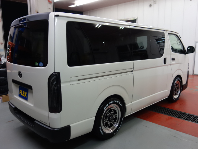 新車ハイエースＤＸスポーツパッケージ完成致しました！！店頭在庫車、即納車可能になります！！