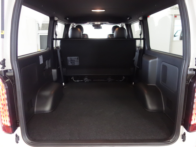 新車ダークプライムⅡ２８００ディーゼルターボナビパッケージ完成致しました！！店頭在庫車、即納車可能になります！！
