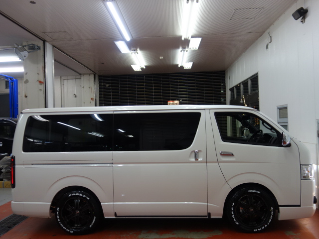 新車ハイエースＶダークプライムⅡ２８００ディーゼル４ＷＤナビパッケージ完成致しました！！店頭在庫車、即納車可能になります！！