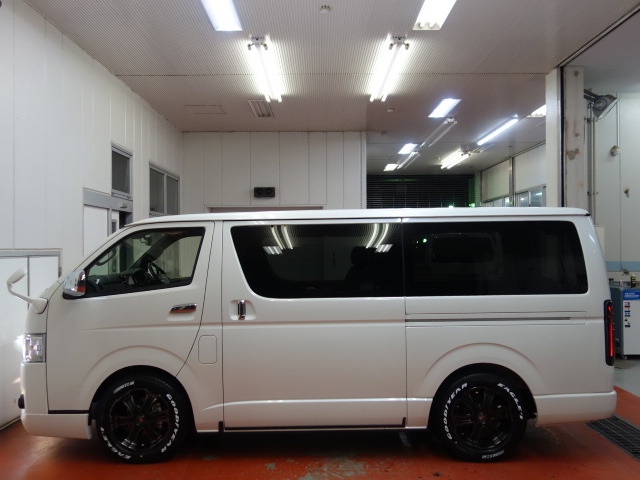 新車ハイエースＶダークプライムⅡ２８００ディーゼル４ＷＤナビパッケージ完成致しました！！店頭在庫車、即納車可能になります！！