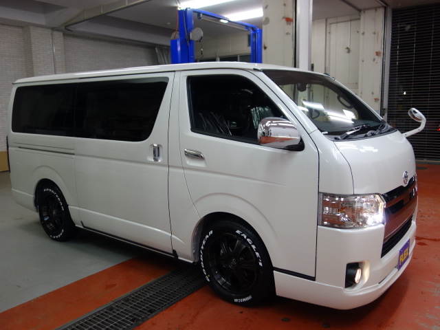 新車ハイエースＶダークプライムⅡ２８００ディーゼル４ＷＤナビパッケージ完成致しました！！店頭在庫車、即納車可能になります！！