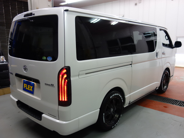 新車ハイエースＶダークプライムⅡ２８００ディーゼル４ＷＤナビパッケージ完成致しました！！店頭在庫車、即納車可能になります！！