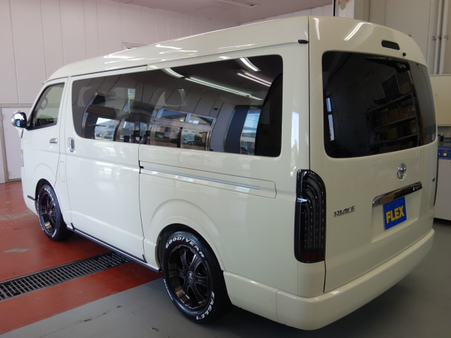 新車ワゴンＧＬ特設ライトイエロー４ＷＤファミリーに好評のＶｅｒ１シートアレンジツインナビパッケージ完成致しました！！