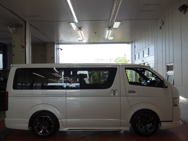 新車ハイエースＶダークプライムⅡバックナインフルエアロＫＩＴ完成致しました！！店頭在庫車、即納車可能になります！！