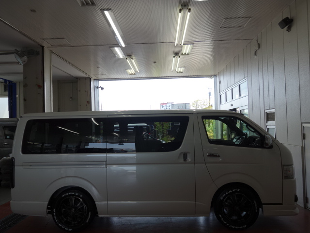 新車ハイエースＶダークプライムⅡ２０００ガソリン両側パワースライドドア装備ナビパッケージ完成致しました！！