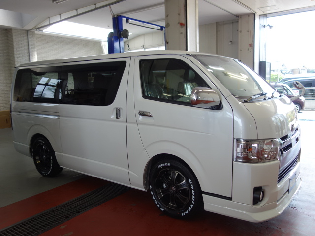 新車ハイエースＶダークプライムⅡ２０００ガソリン両側パワースライドドア装備ナビパッケージ完成致しました！！