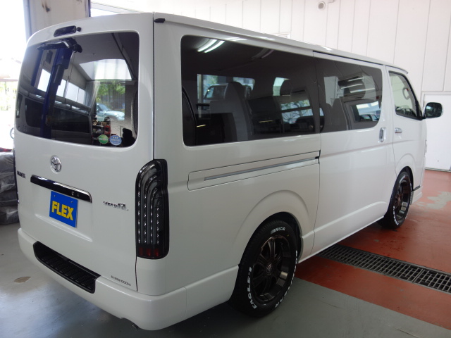新車ハイエースＶダークプライムⅡ２０００ガソリン両側パワースライドドア装備ナビパッケージ完成致しました！！