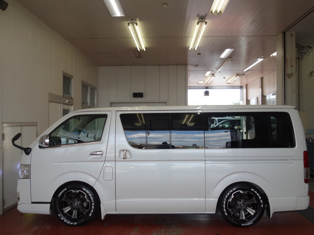 ２３年３型ハイエースＳ－ＧＬパールホワイト社外パーツ多数装備車両入庫致しました！！