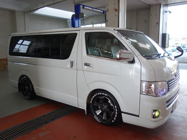 ２３年３型ハイエースＳ－ＧＬパールホワイト社外パーツ多数装備車両入庫致しました！！