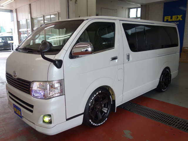 ２３年３型ハイエースＳ－ＧＬパールホワイト社外パーツ多数装備車両入庫致しました！！