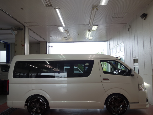 新型ハイエースワゴンＧＬツインナビパッケージ完成致しました！！店頭在庫車、即納車可能になります！！