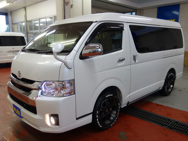 タイヤには人気のグットイヤー　NASCARホワイトレタータイヤを装着♪