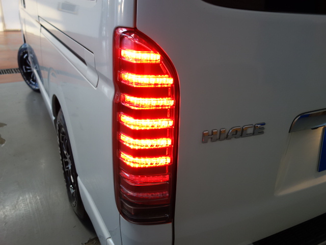 ２１年式ハイエースＶスーパーＧＬ３０００ディーセル４ＷＤ入庫致しました！！外装、内装カスタム済みになります！！