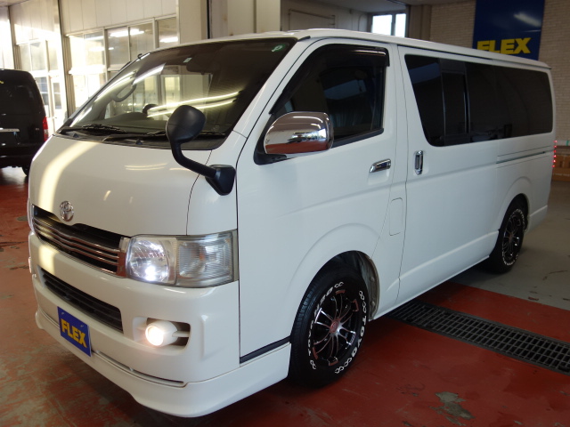 ２１年式ハイエースＶスーパーＧＬ３０００ディーセル４ＷＤ入庫致しました！！外装、内装カスタム済みになります！！