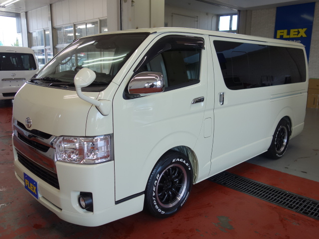 ２９年式ハイエースＶスーパーＧＬ希少ライトイエローディーゼル４ＷＤカスタム車両入庫致しました！！床張り、ベットＫＩＴ、サブバッテリー装備！！