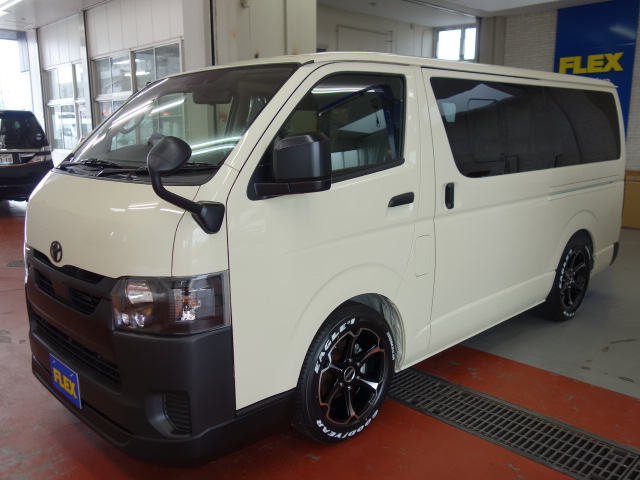 新車ハイエースＶ、ＤＸロング５ドアライトイエロースポーツパッケージ完成致しました！！ライトイエロー×マッドブラックに拘り作成した１台！！