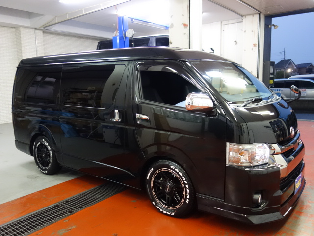 Ｒ１年式ハイエースＶダークプライムⅡ２７００ガソリン両側パワースライドドア装着車両入庫！！オリジナルパーツでカスタマイズした１台完成しました！！