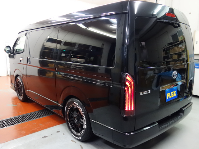 Ｒ１年式ハイエースＶダークプライムⅡ２７００ガソリン両側パワースライドドア装着車両入庫！！オリジナルパーツでカスタマイズした１台完成しました！！