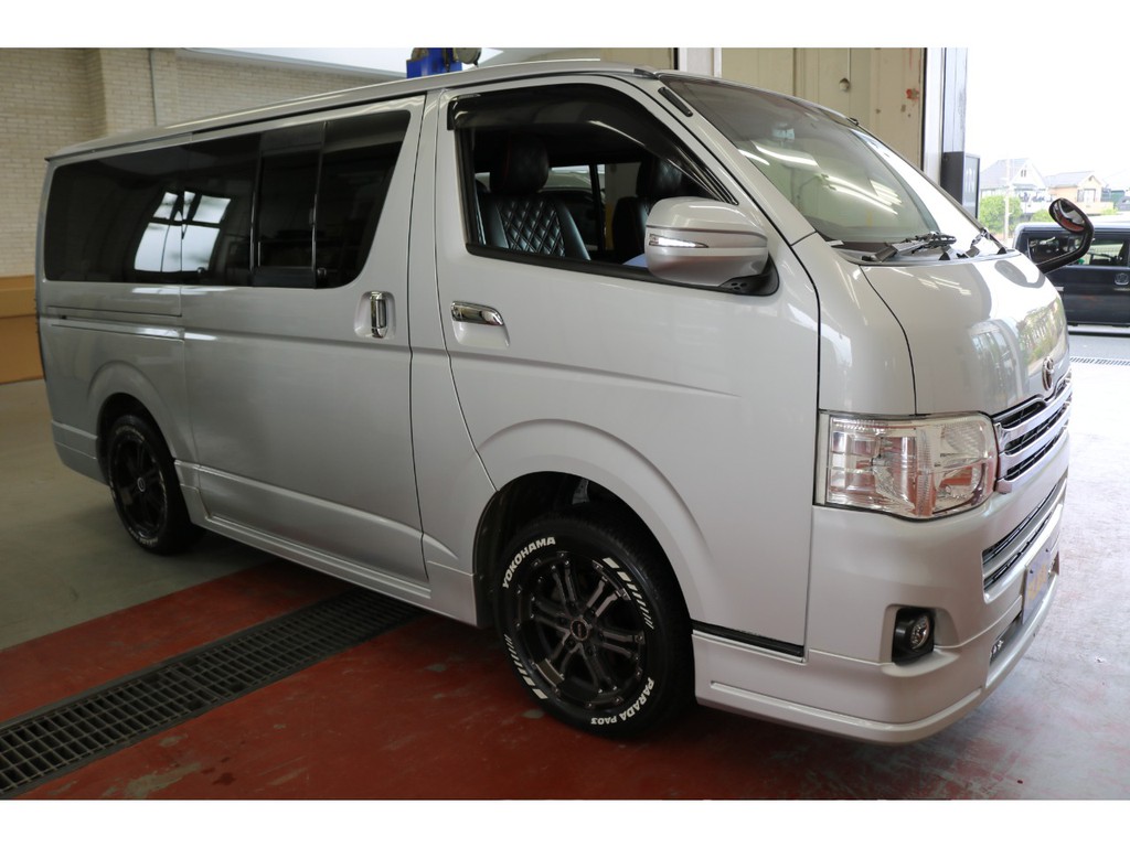 ２３年式スーパーＧＬ３０００ディーゼル４ＷＤカスタム車両入庫致しました！！社外パーツ多数装備のコンプリート車両になります！！