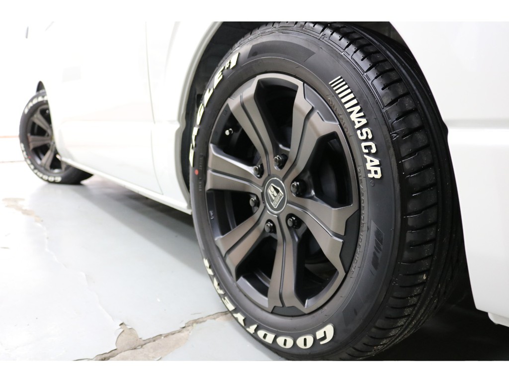 令和１年式ハイエースＶ５０周年特別仕様車２８００ディーゼルターボワンオーナー車両入庫致しました！！希少車両になります！！