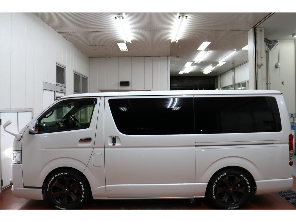 令和１年式ハイエースＶ５０周年特別仕様車２８００ディーゼルターボワンオーナー車両入庫致しました！！希少車両になります！！
