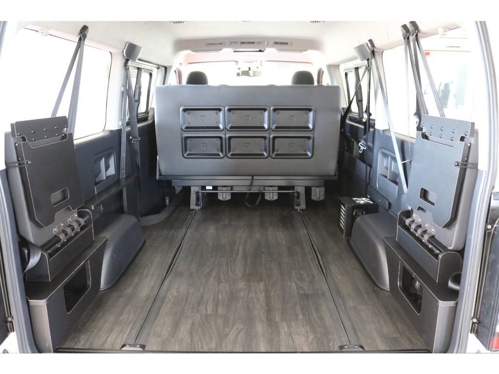 ２７年式ハイエースワゴンＧＬ４ＷＤ２７００ガソリンアレンジＳＴシートアレンジ施工ロングスライドレール搭載オリジナルパーツ多数装備済み！！