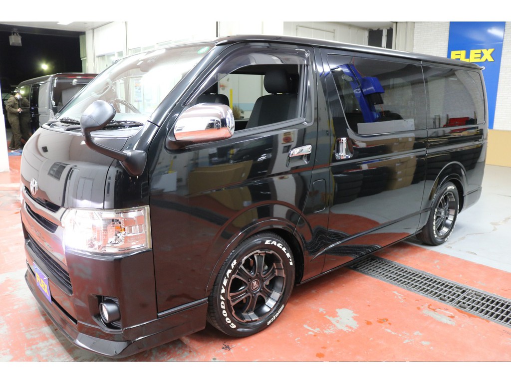 ２７年式ハイエースＶダークプライム２０００ガソリン２ＷＤ両側パワースライドドア装備車両入庫！！フレックスオリジナルパーツでカスタム済みの１台になります！！