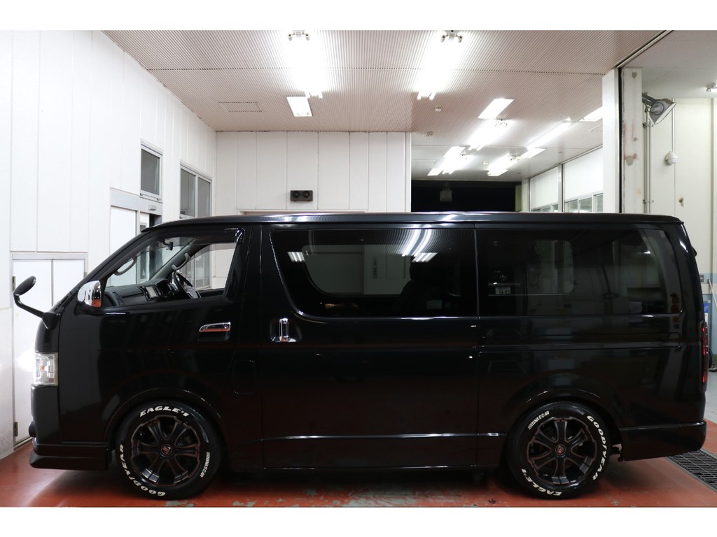 ２７年式ハイエースＶダークプライム２０００ガソリン２ＷＤ両側パワースライドドア装備車両入庫！！フレックスオリジナルパーツでカスタム済みの１台になります！！