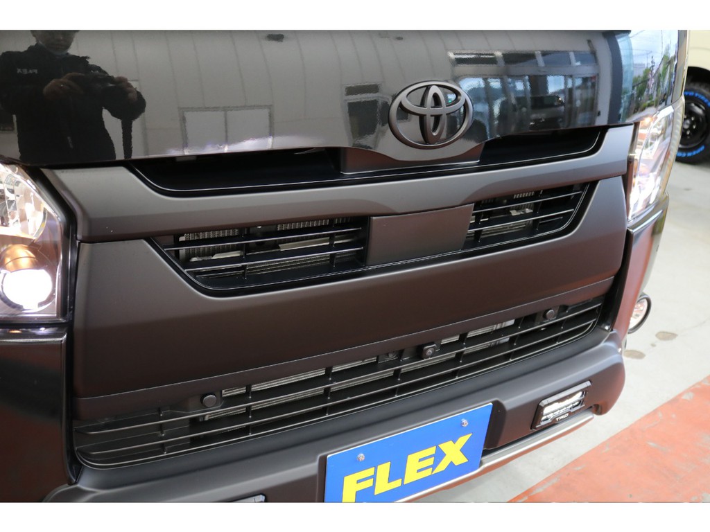 令和３年式ハイエースＶダークプライムⅡ２８００ディーゼルターボ４ＷＤブラックエディション入庫！！床張り施工ベットＫＩＴデットニング施工済み！！非常にお買い得な１台！！