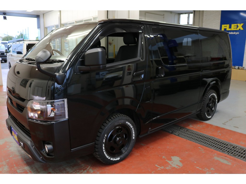 令和３年式ハイエースＶダークプライムⅡ２８００ディーゼルターボ４ＷＤブラックエディション入庫！！床張り施工ベットＫＩＴデットニング施工済み！！非常にお買い得な１台！！