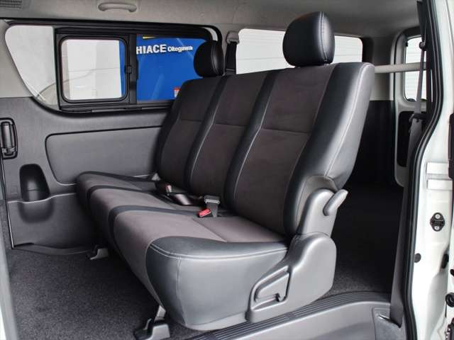 社外オプション、アフターパーツの取付けも当店にお任せください。話題のベッドキット、キャンプ仕様、ドライブカメラ、エアロパーツ、１８、１９、２０インチアルミなど、ローンの組み込みもＯＫ！