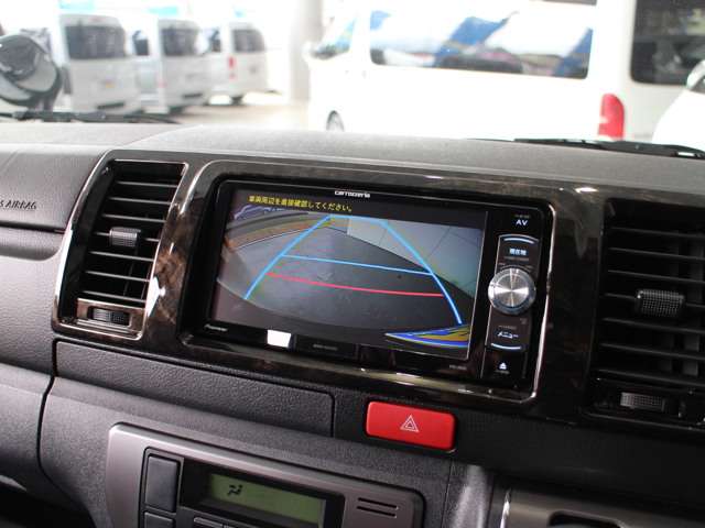 ハイエース・レジアスエース・キャラバン・ランクルと、FLEXは人気の車種が勢揃い！！お得な新車選びはFLEXにお任せ下さい！！