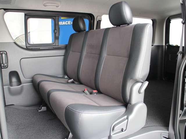 当店オリジナルのシートカバーやベッドキットも好評販売中！床張り加工もＯＫ！ブラック・ホワイト・ベージュ・ブラウン他多彩なカラーリングのほか、シートカバーはステッチやパイピングなど、オリジナル作成もＯＫ