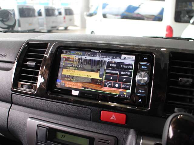 豊富な在庫でお車選び！！希少な特別仕様車や４ＷＤ、コンプリートカー、人気の高いでかナビ、地デジチューナー、サブモニター、シートカバー、パワースライドドア付の車両も多数展示！ご要望にあわせたご提案！！