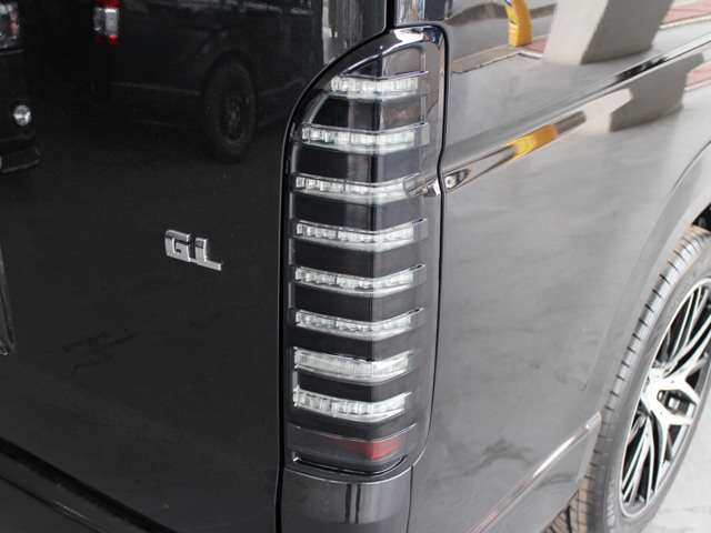 納車後のアフターサポートもお任せください！新車にはメーカー保証付き、中古車にはＦＬＥＸ安心整備保証がついております！ご納車後のカスタムのご相談も承っております！